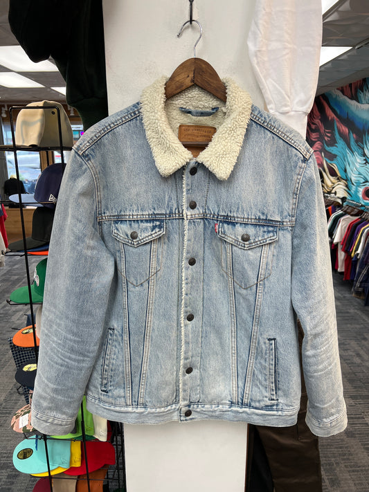 Levi’s Type iii Sherpa Trucker Jacket Light Wash