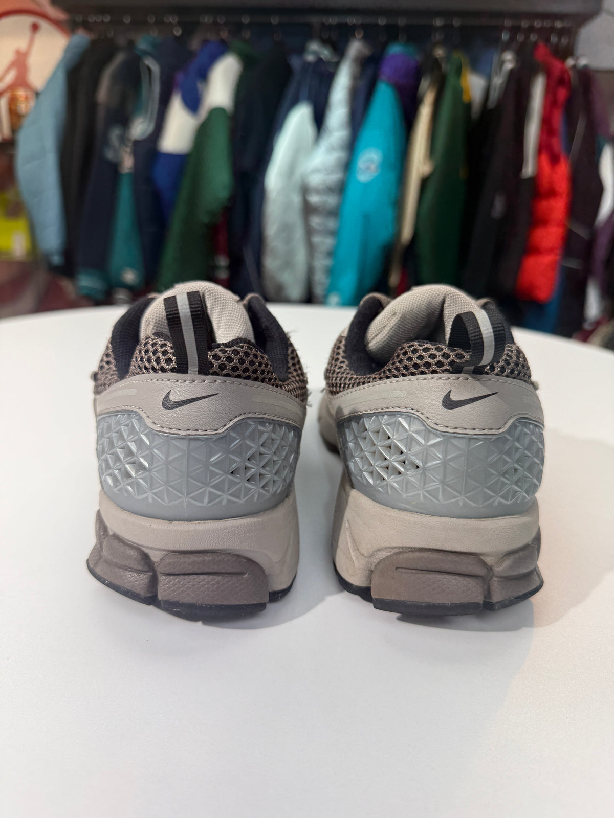 Preowned Cave Stone Nike Zoom Vomero 5