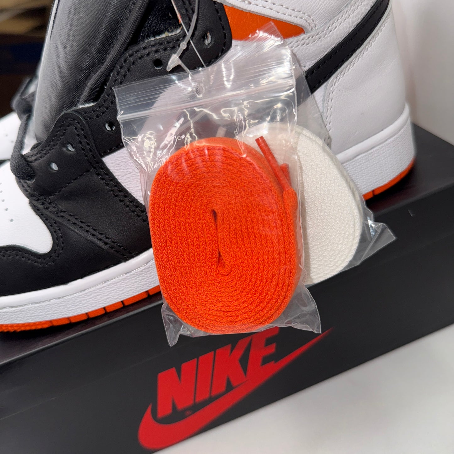 Jordan 1 Electro Orange New