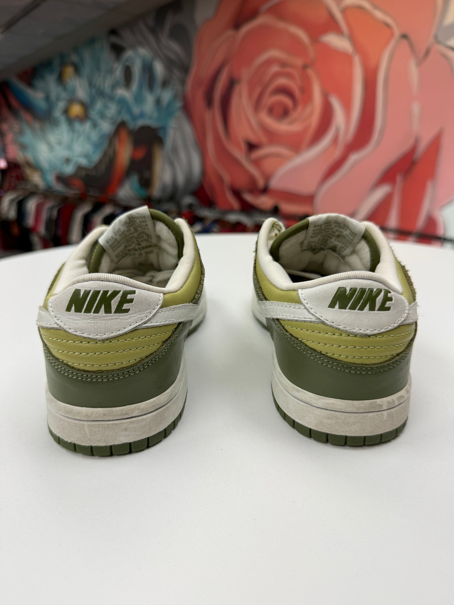 Preowned 2002 Women’s Pro Lawn Dunk Lows