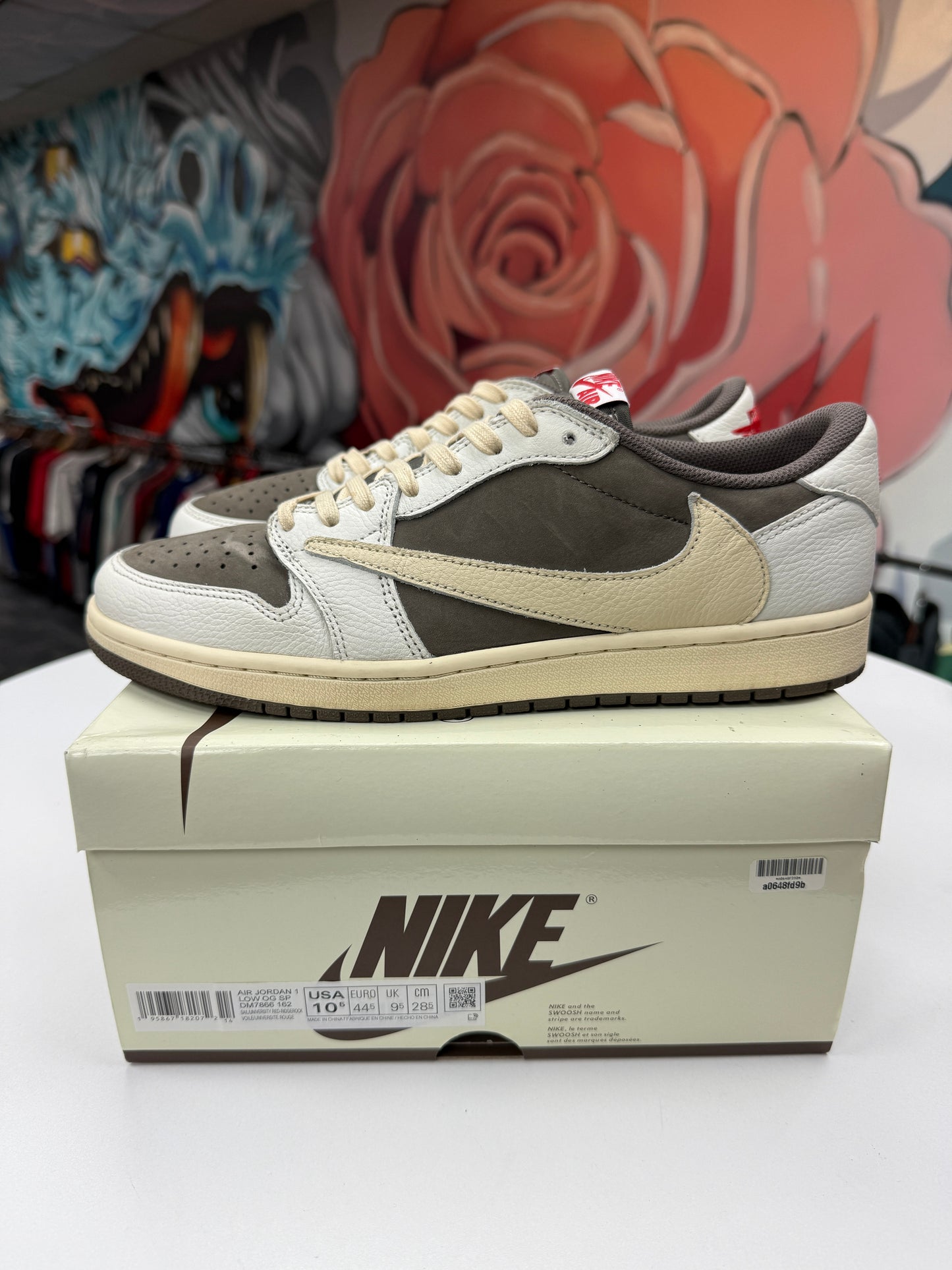 Preowned Travis Reverse Mocha Jordan 1