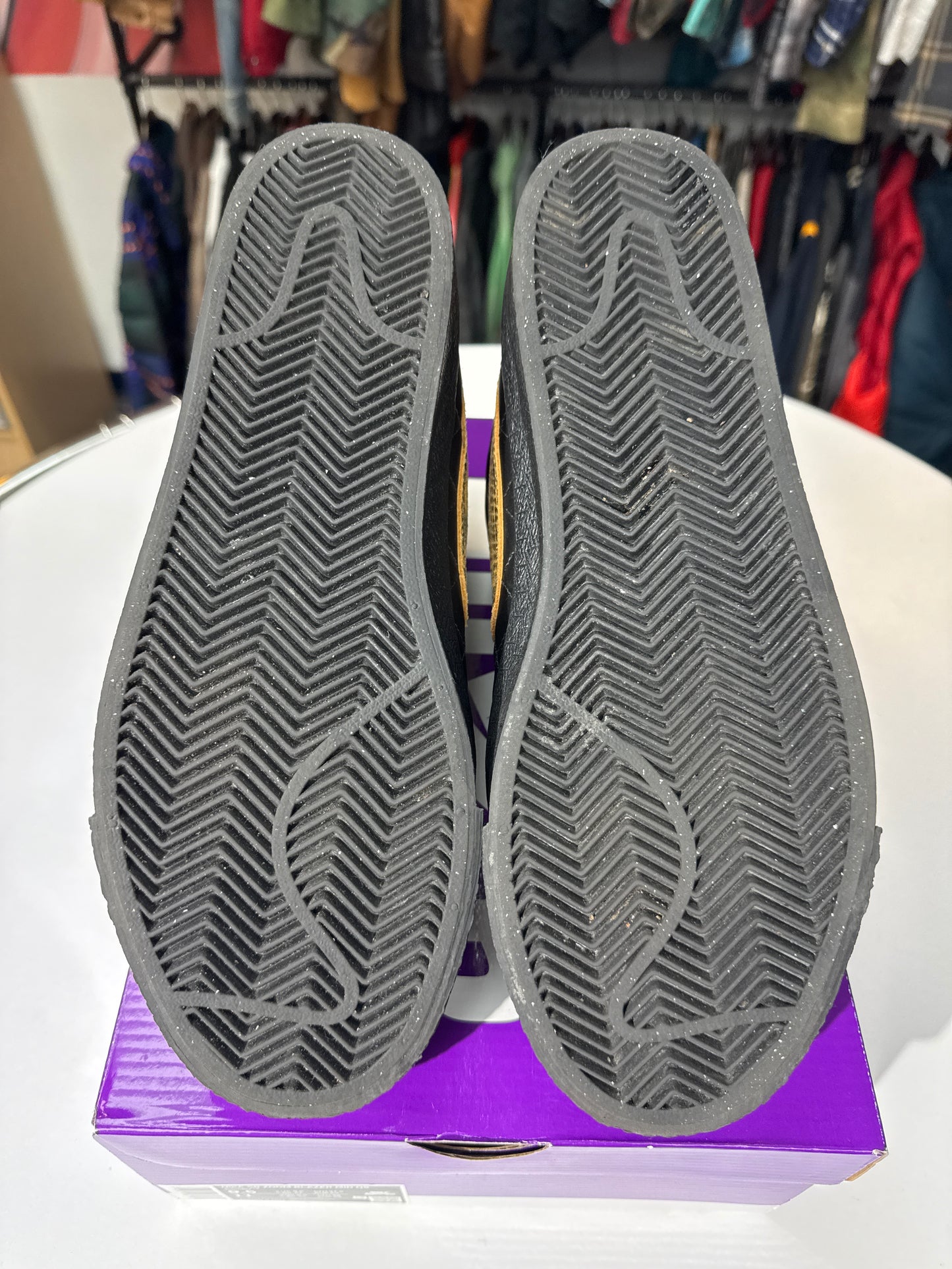 Preowned SB Blazer Mid Supreme Black