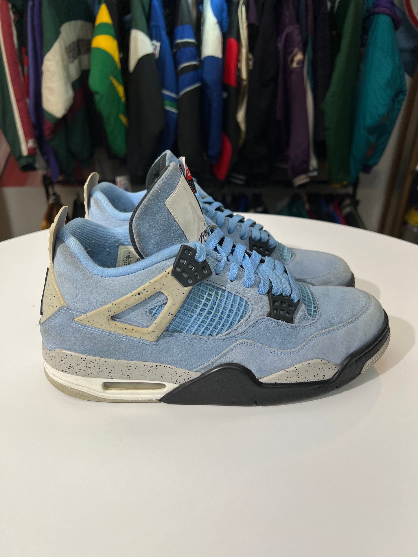 Preowned Jordan 4 Retro University Blue