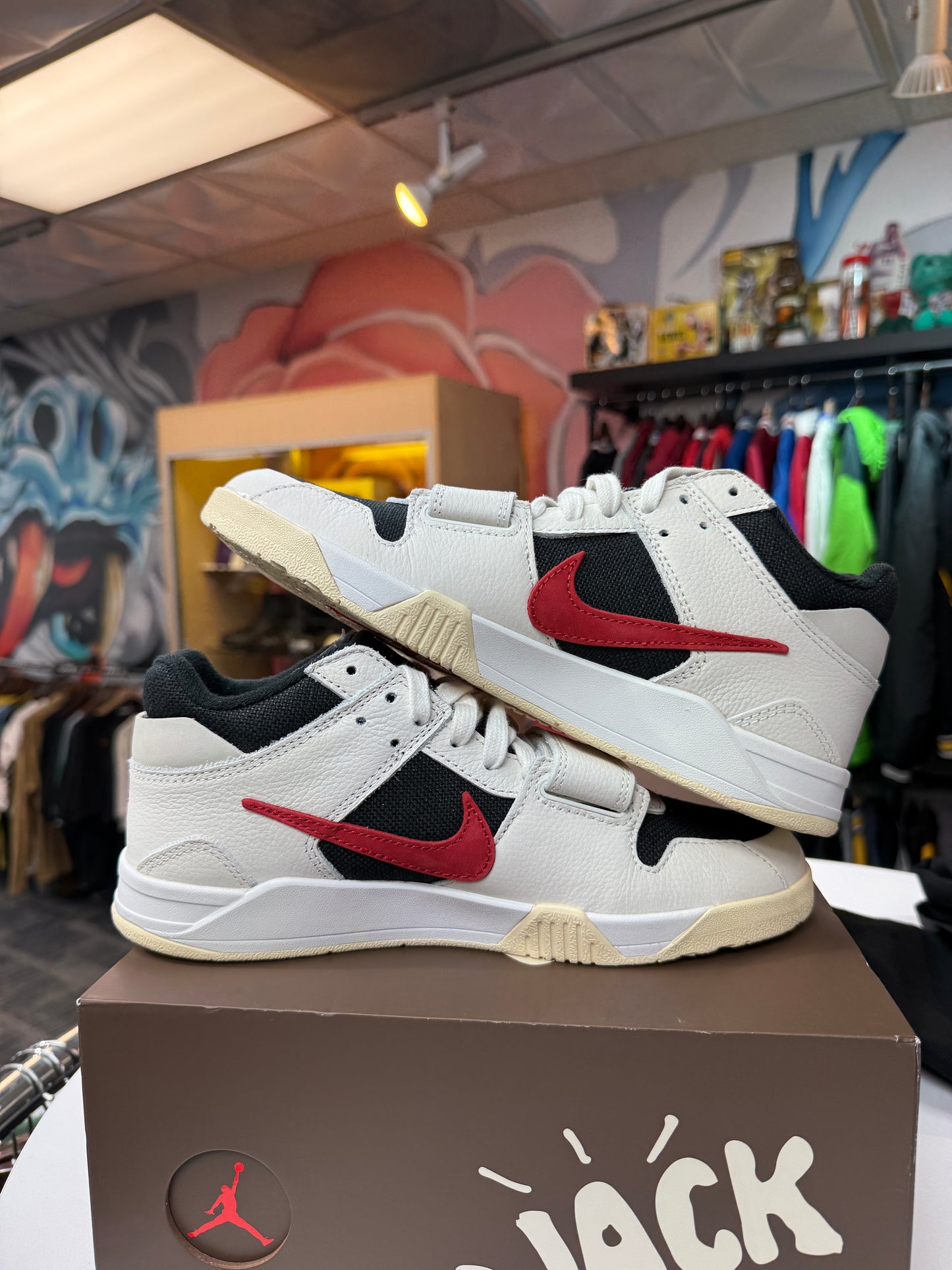 New Jumpman Jack Travis Scott Uni. Red