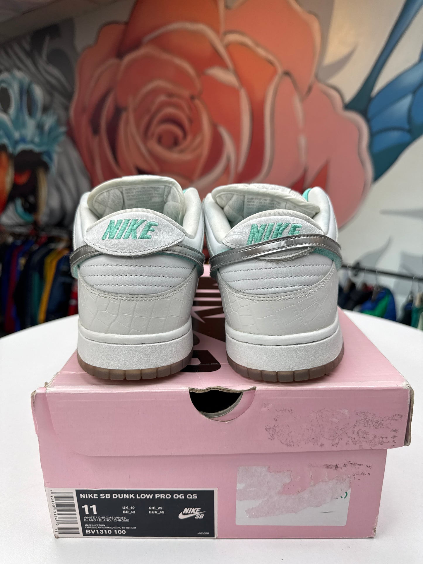 Preowned Nike SB Dunk Low Diamond Supply Co.