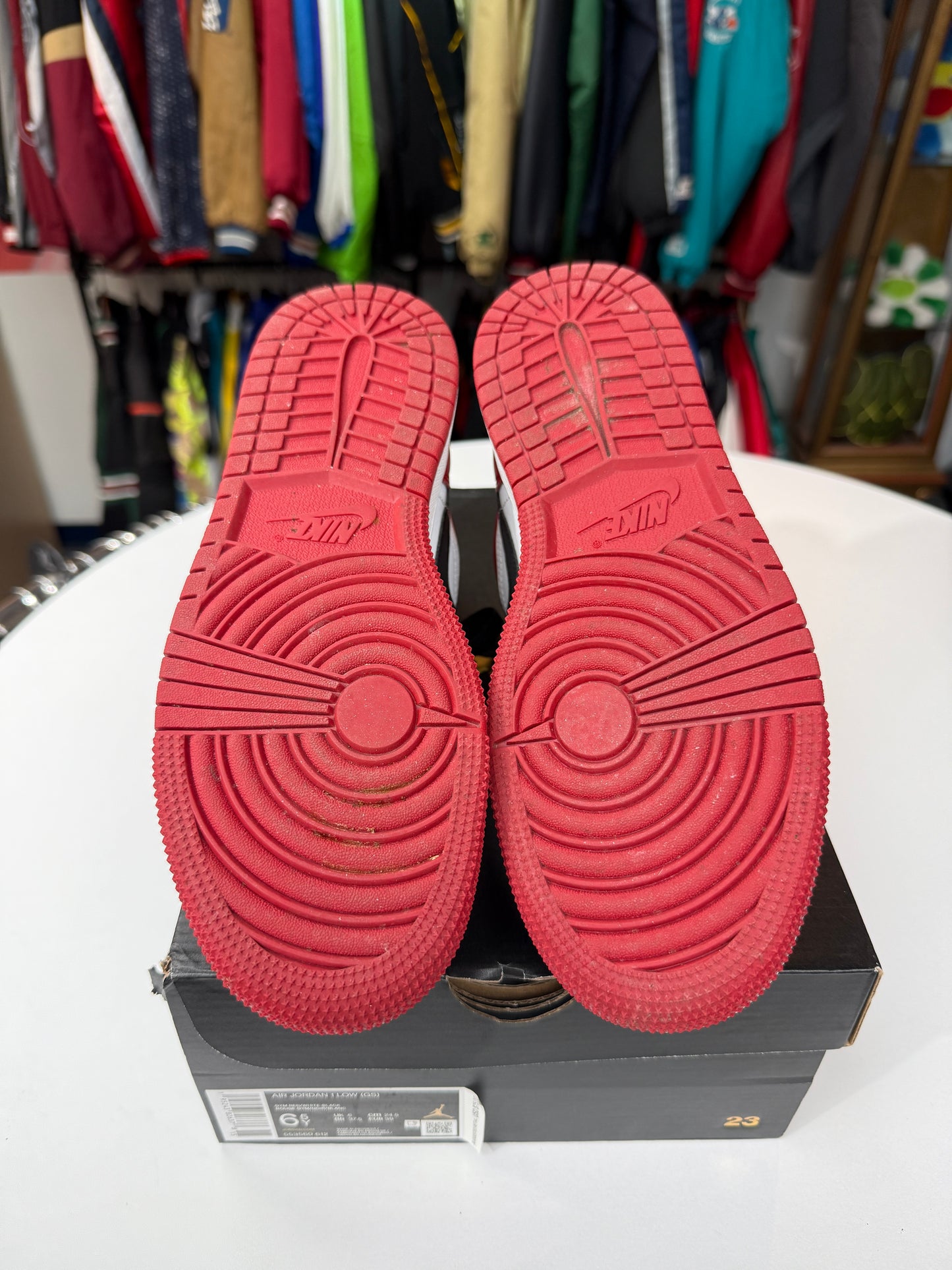 Preowned Bred Toe Jordan 1 Low