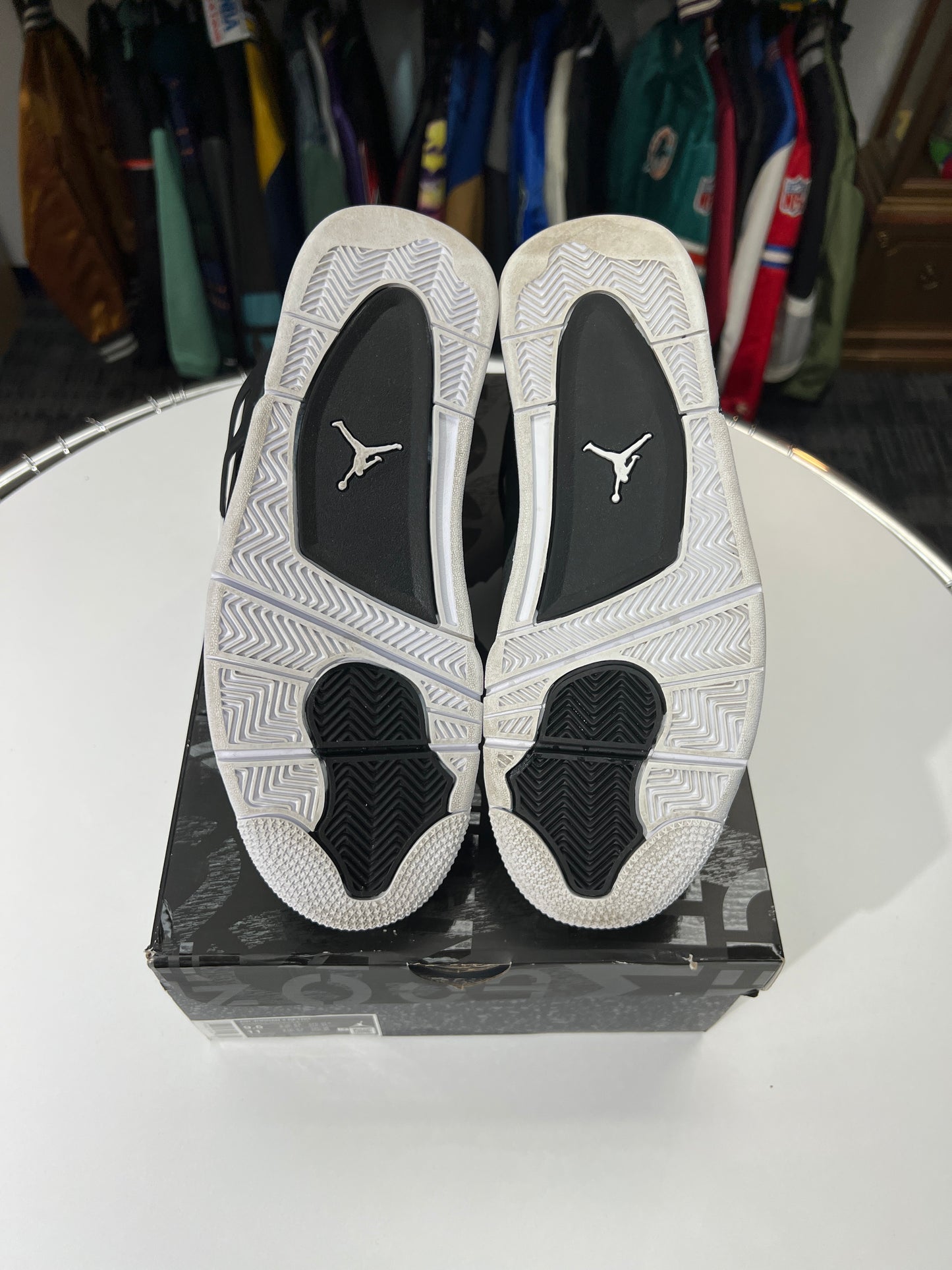 Preowned Jordan 4 Retro Fear