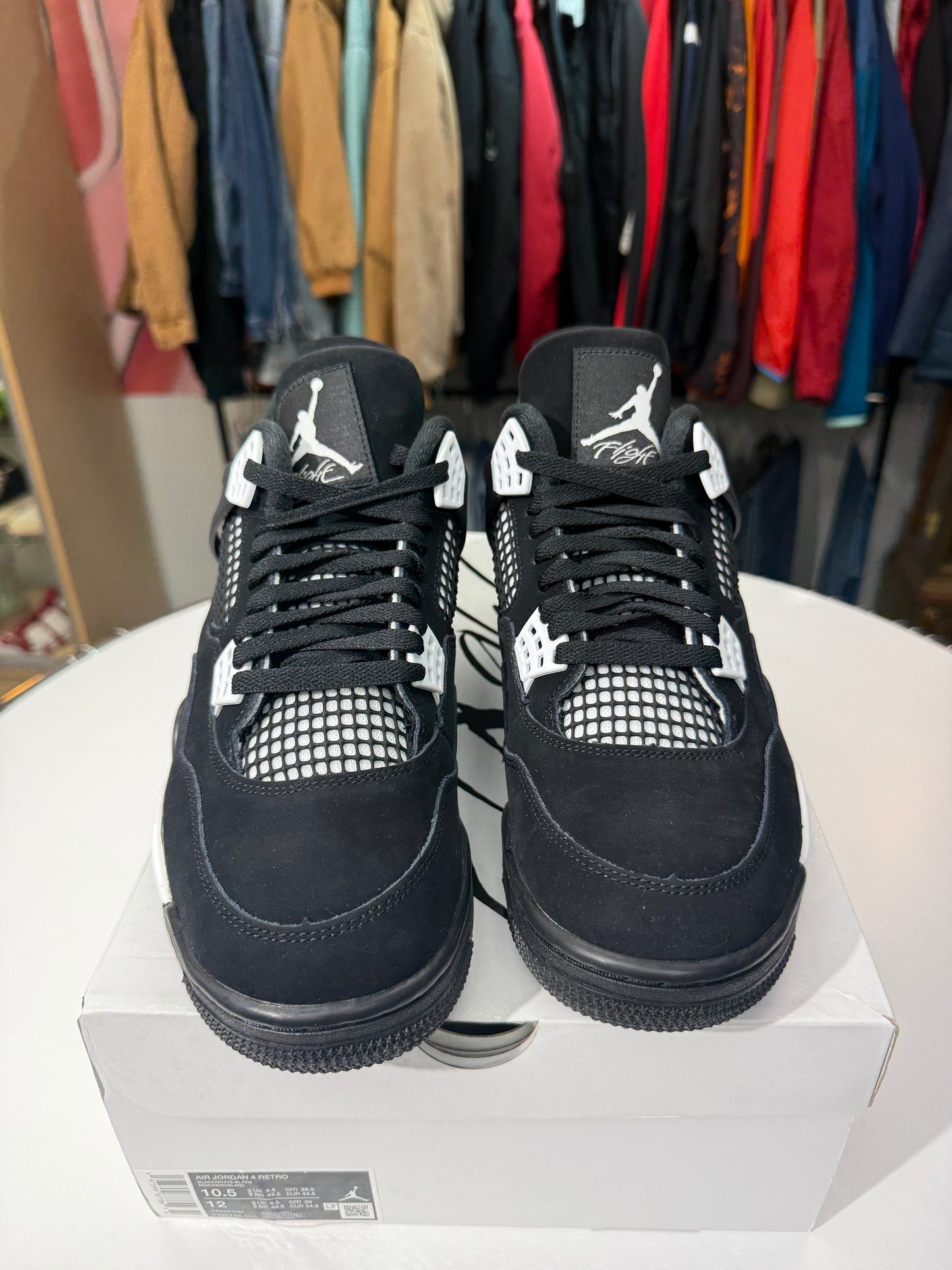 New White Thunder Jordan 4