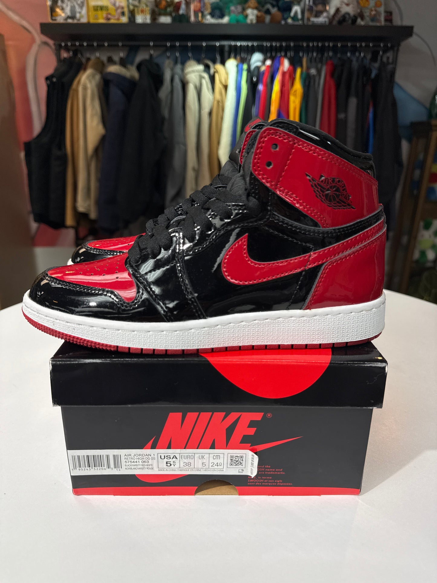 Preowned Jordan 1 Patent Bred