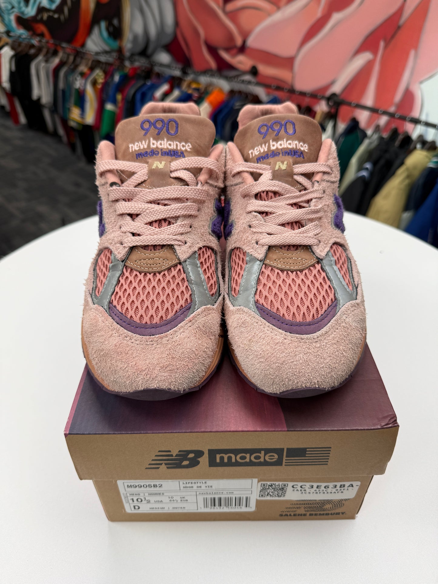 Preowned Salehe Sand Be The Time New Balance 990v2