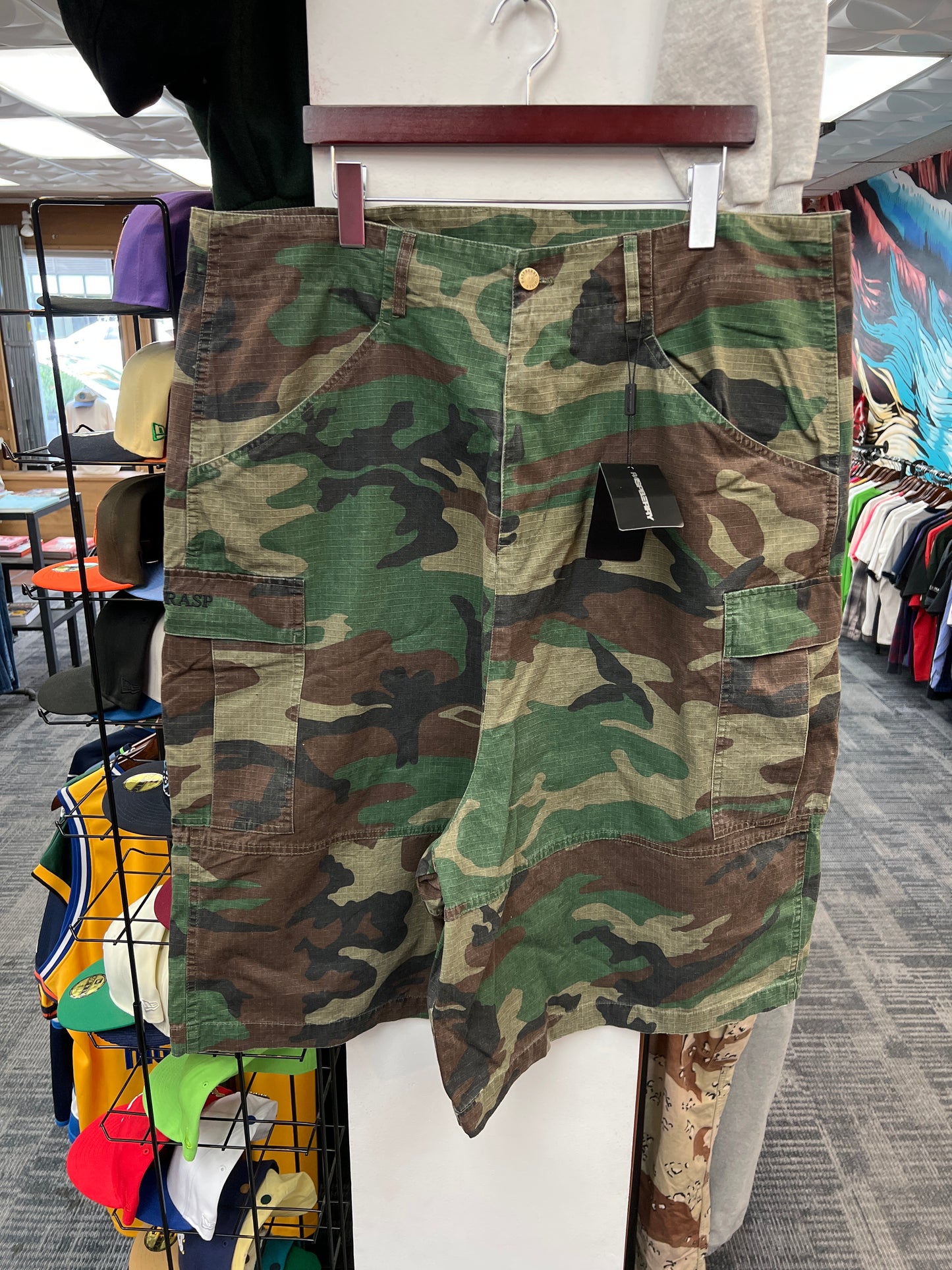 New GV Raspberry Hills Camo Long Shorts