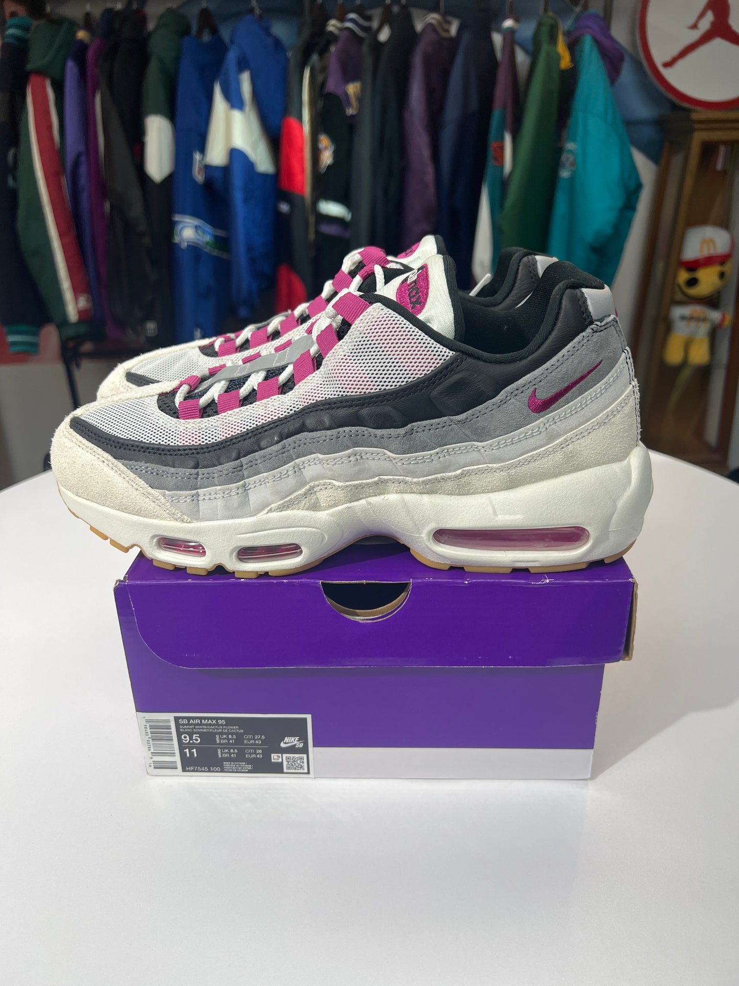 Preowned SB Air Max 95 Summit White/Cactus Flower