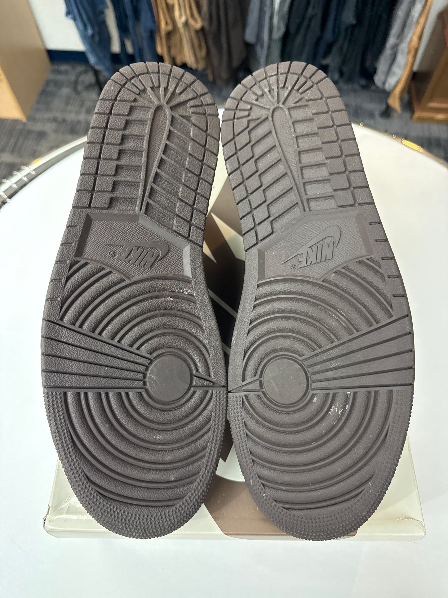 Preowned Travis Scott Jordan 1 Low Velvet Brown