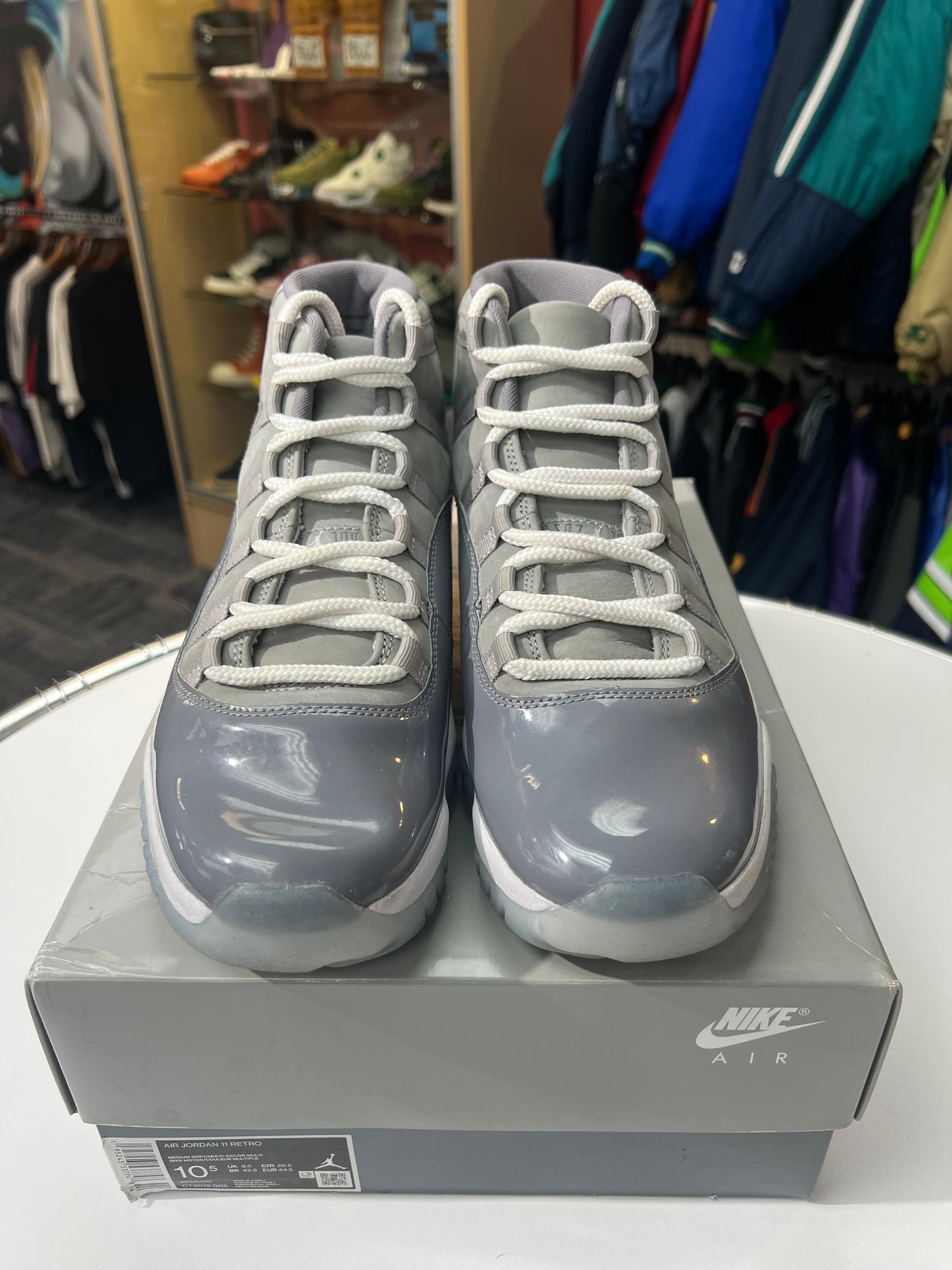 Preowned Jordan 11 Cool Grey