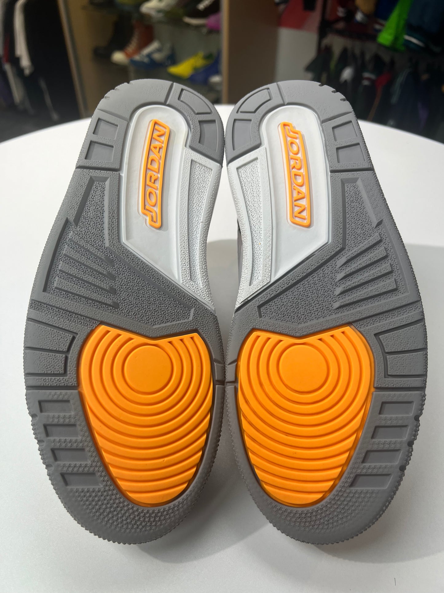 Preowned Jordan 3 Laser Orange