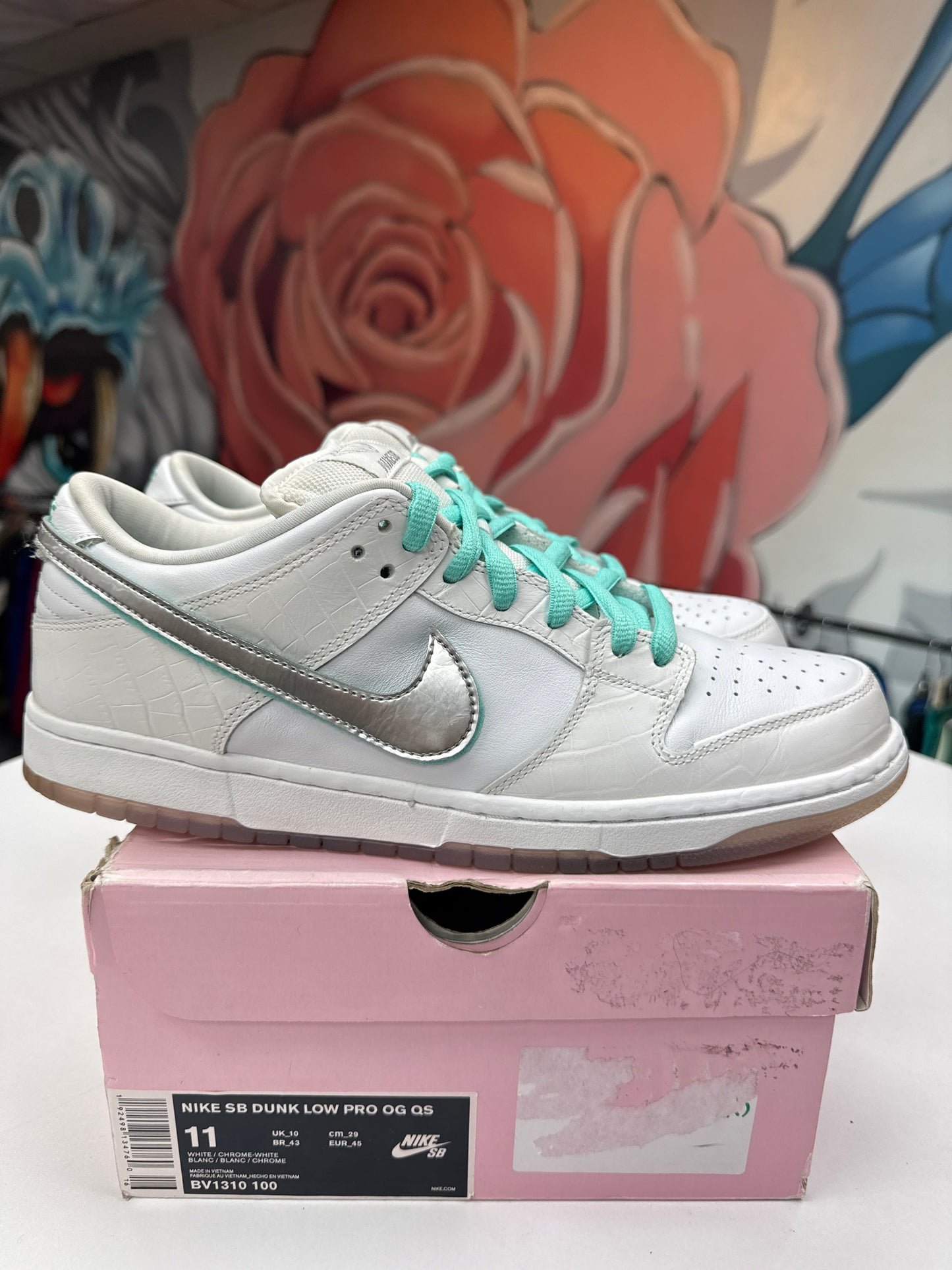 Preowned Nike SB Dunk Low Diamond Supply Co.