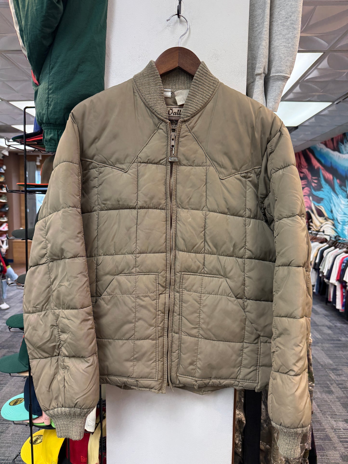 Vintage Walls Puffer Jacket