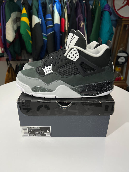 Preowned Jordan 4 Retro Fear
