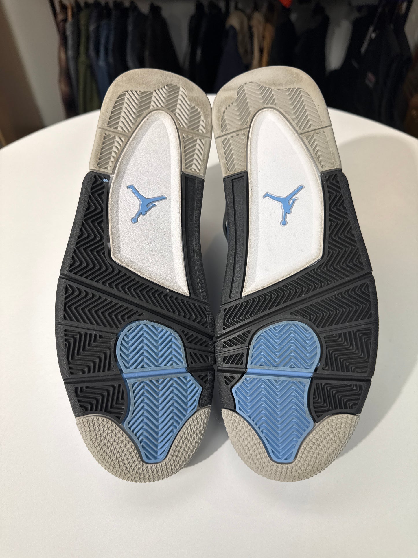 Preowned Jordan 4 University Blue