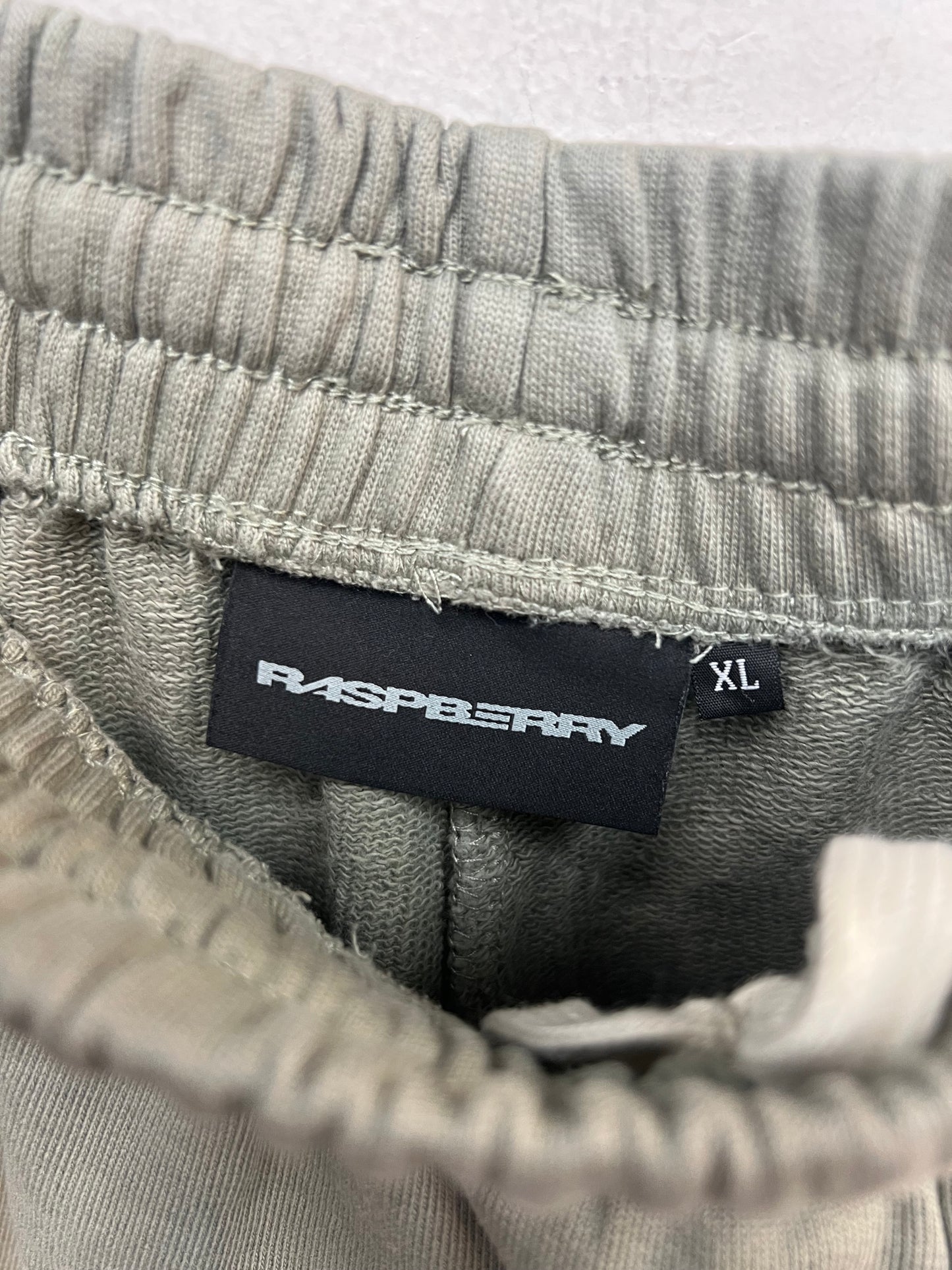 GV Raspberry Hills Olive Sweats