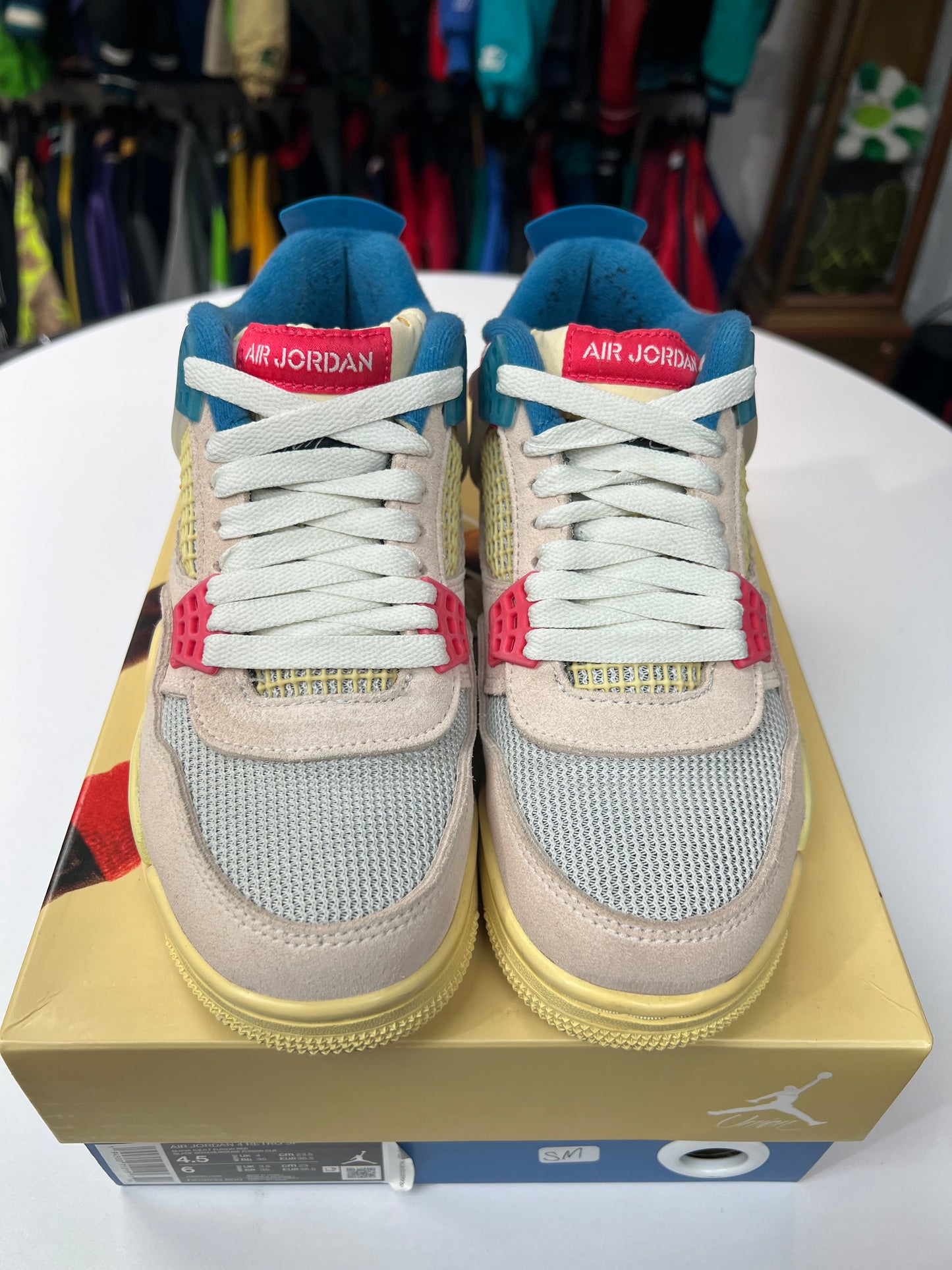 Preowned Jordan 4 Retro Union Guava Ice