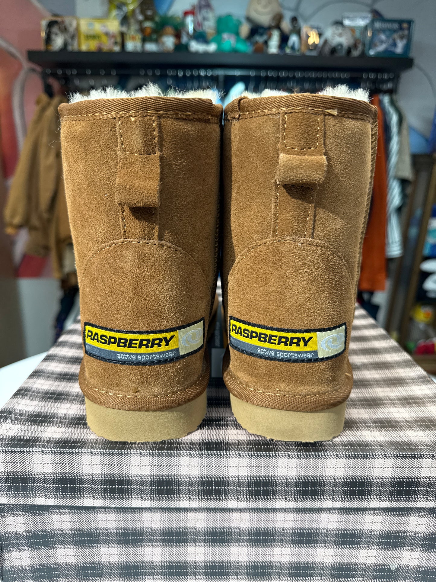 New GV Raspberry Hills Berry Boots Chestnut