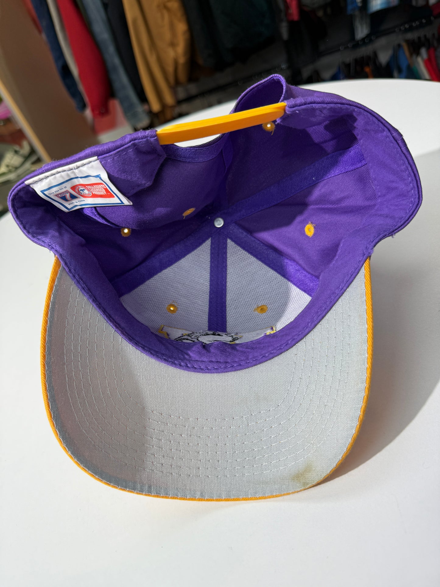 Vintage UW Huskies SnapBack