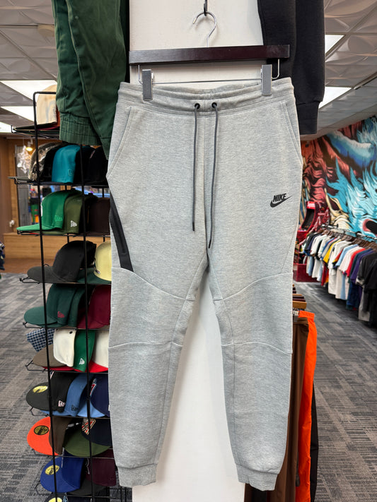 Nike Tech Fleece Grey Sweats