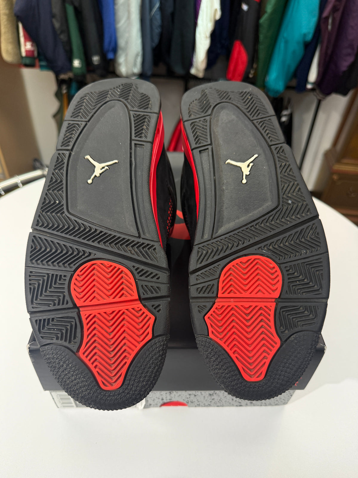 Preowned Jordan 4 Retro Red Thunder