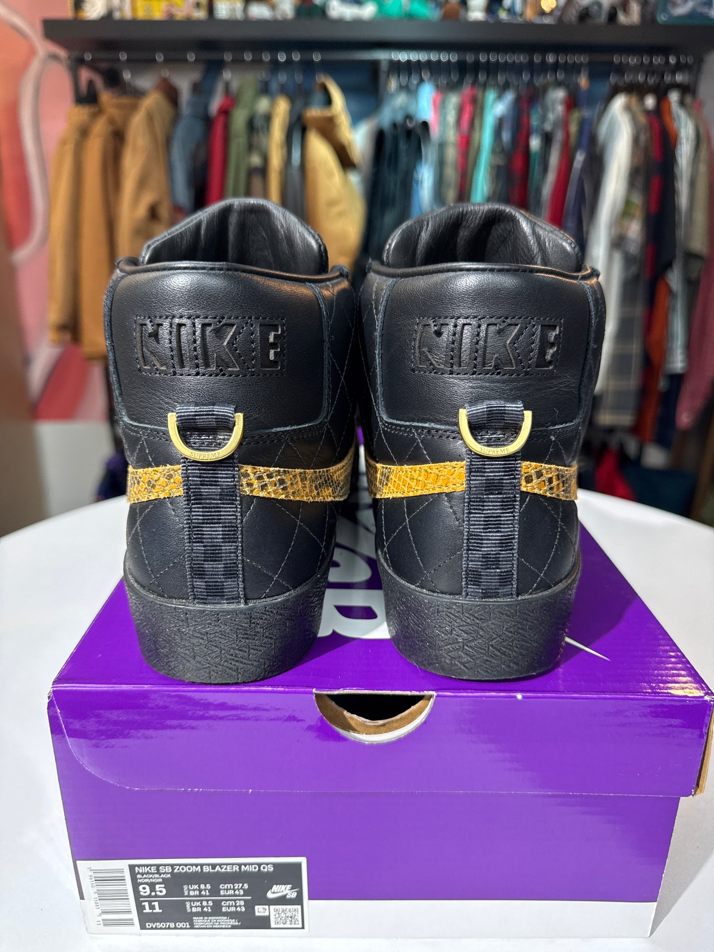Preowned SB Blazer Mid Supreme Black