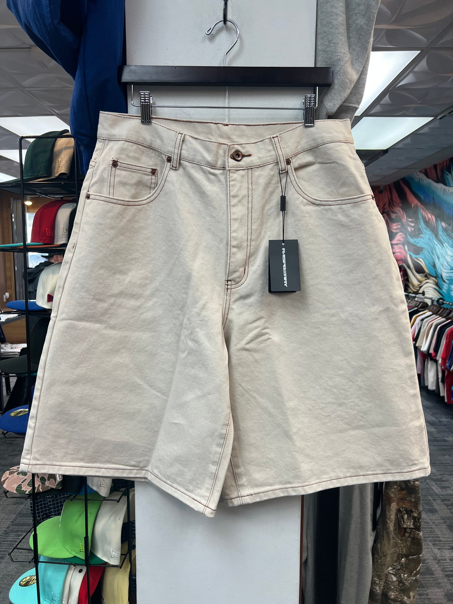 New GV Raspberry Hills Cream Jorts