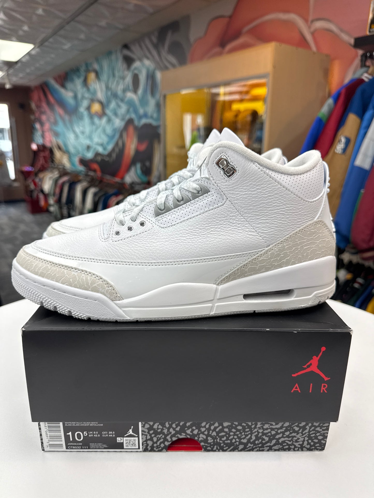 Preowned Jordan 3 Pure Money