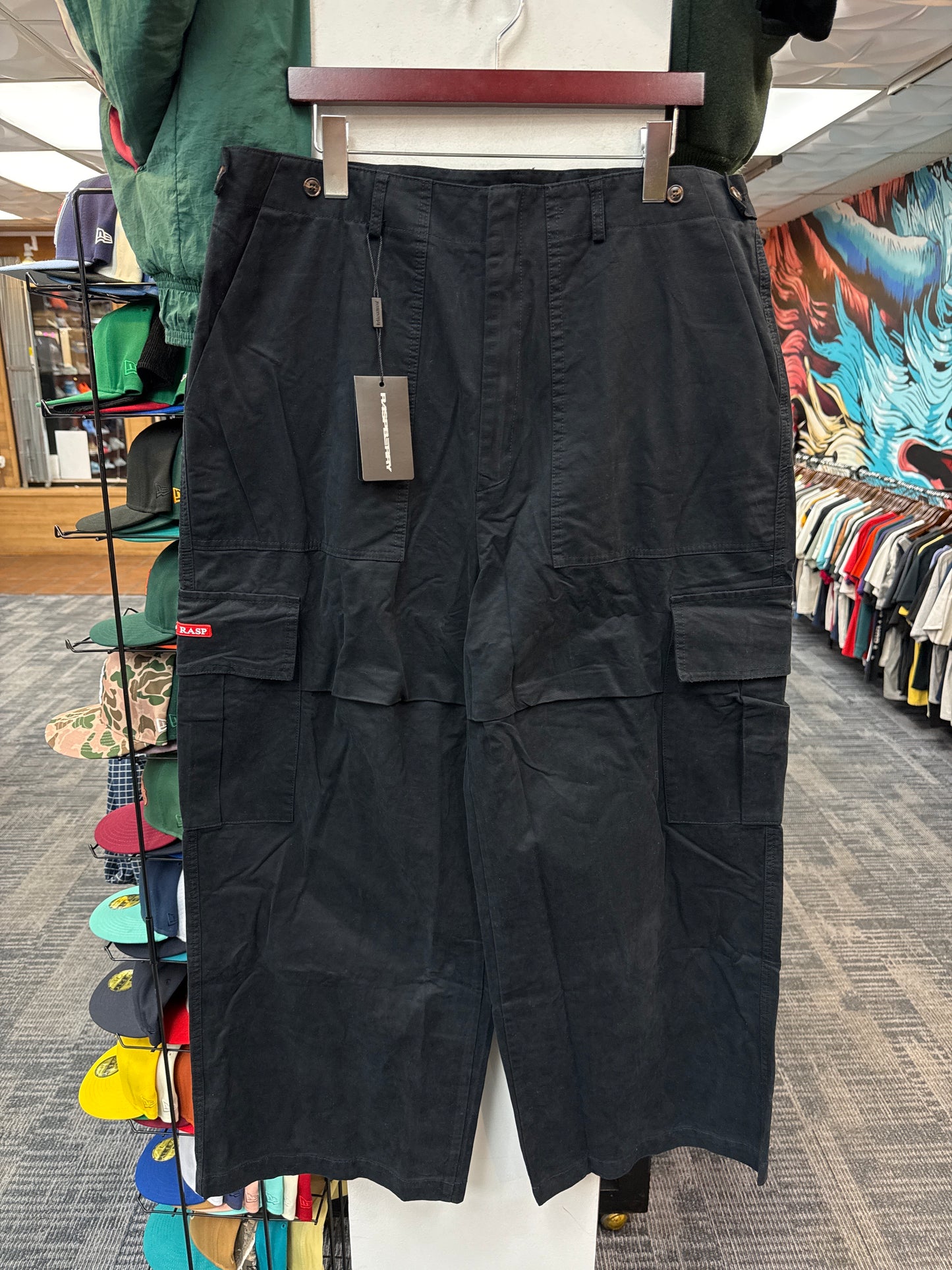 New GV Raspberry Hills Samurai Cargo Pants