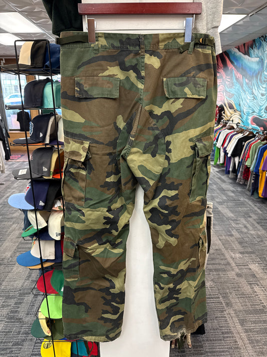 GV Raspberry Hills Camo Cargo Pants