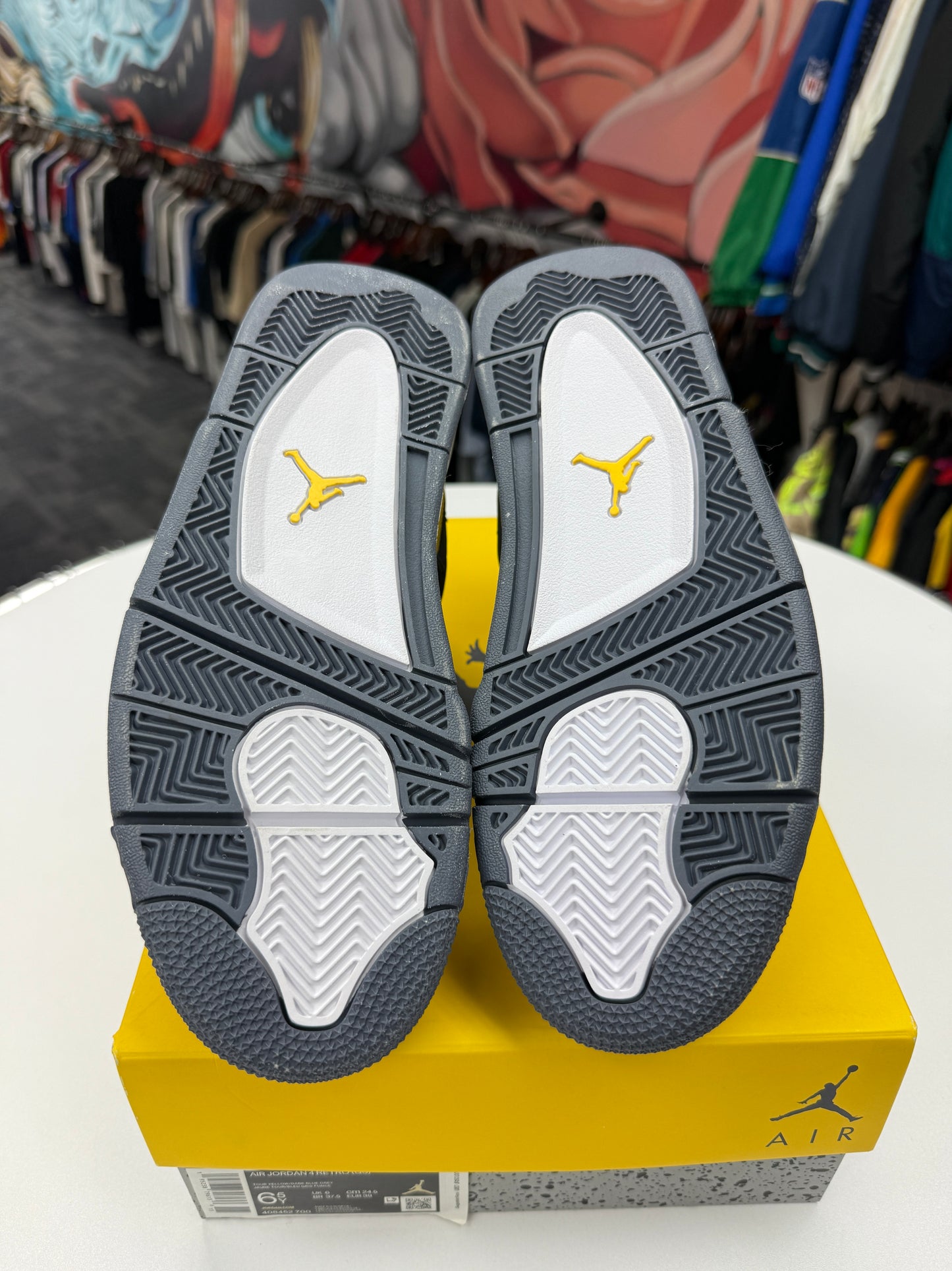 New Lightning Jordan 4