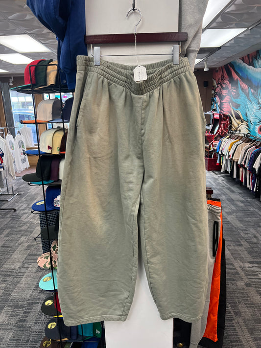 GV Raspberry Hills Olive Sweats