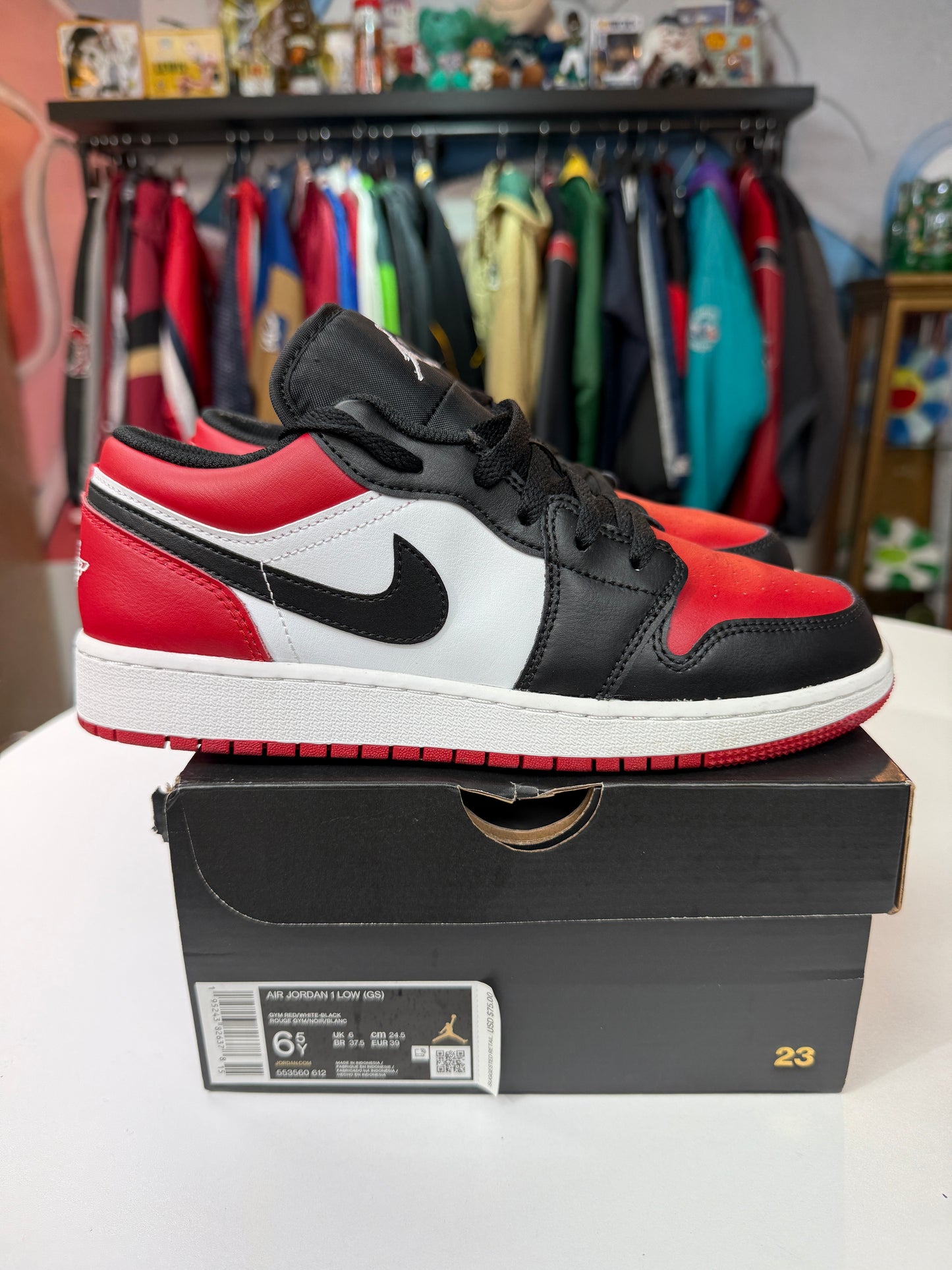 Preowned Bred Toe Jordan 1 Low
