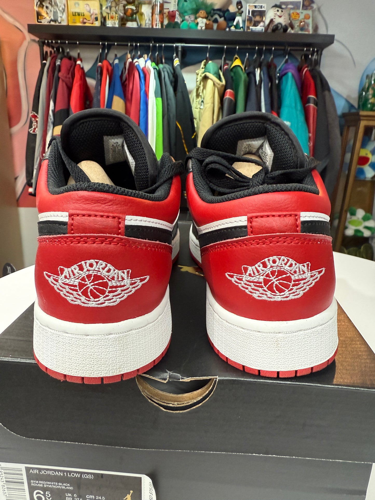 Preowned Bred Toe Jordan 1 Low