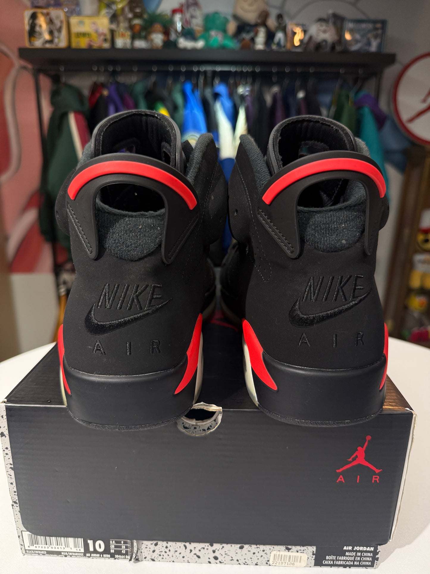 Preowned Infrared Jordan 6 (2019)
