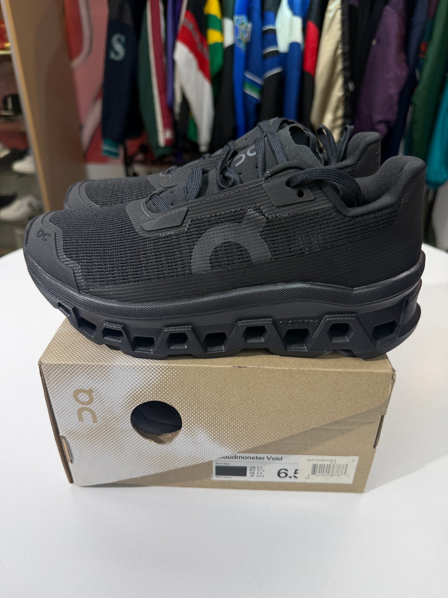 New Black On Running Cloudmonster Void