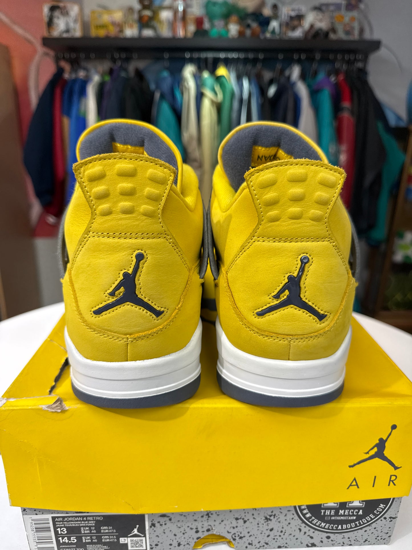 Preowned Jordan 4 Lightning
