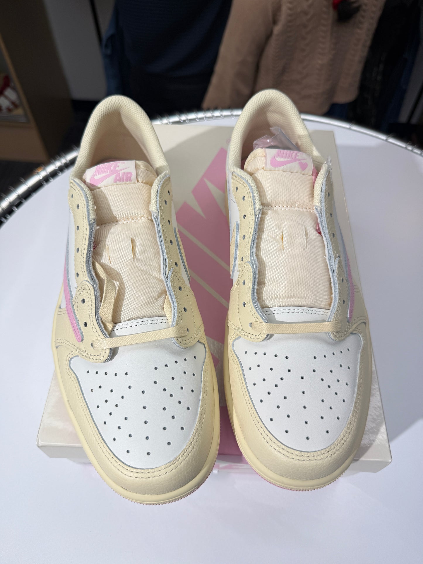 New Shy Pink Travis Scott Jordan 1 Low