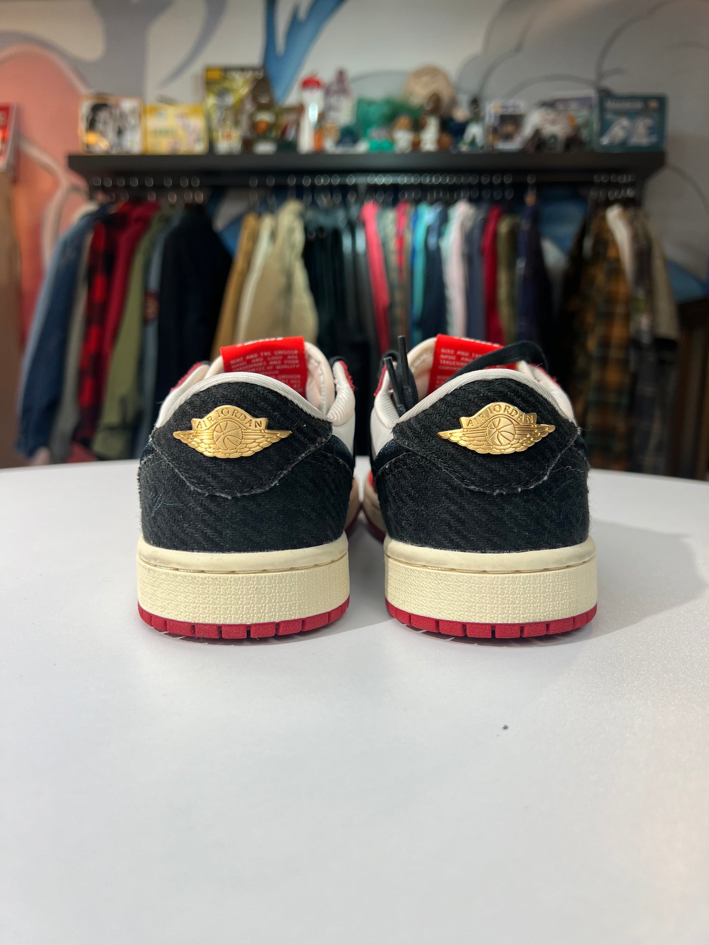 Preowned Jordan 1 Retro Low OG Trophy Room