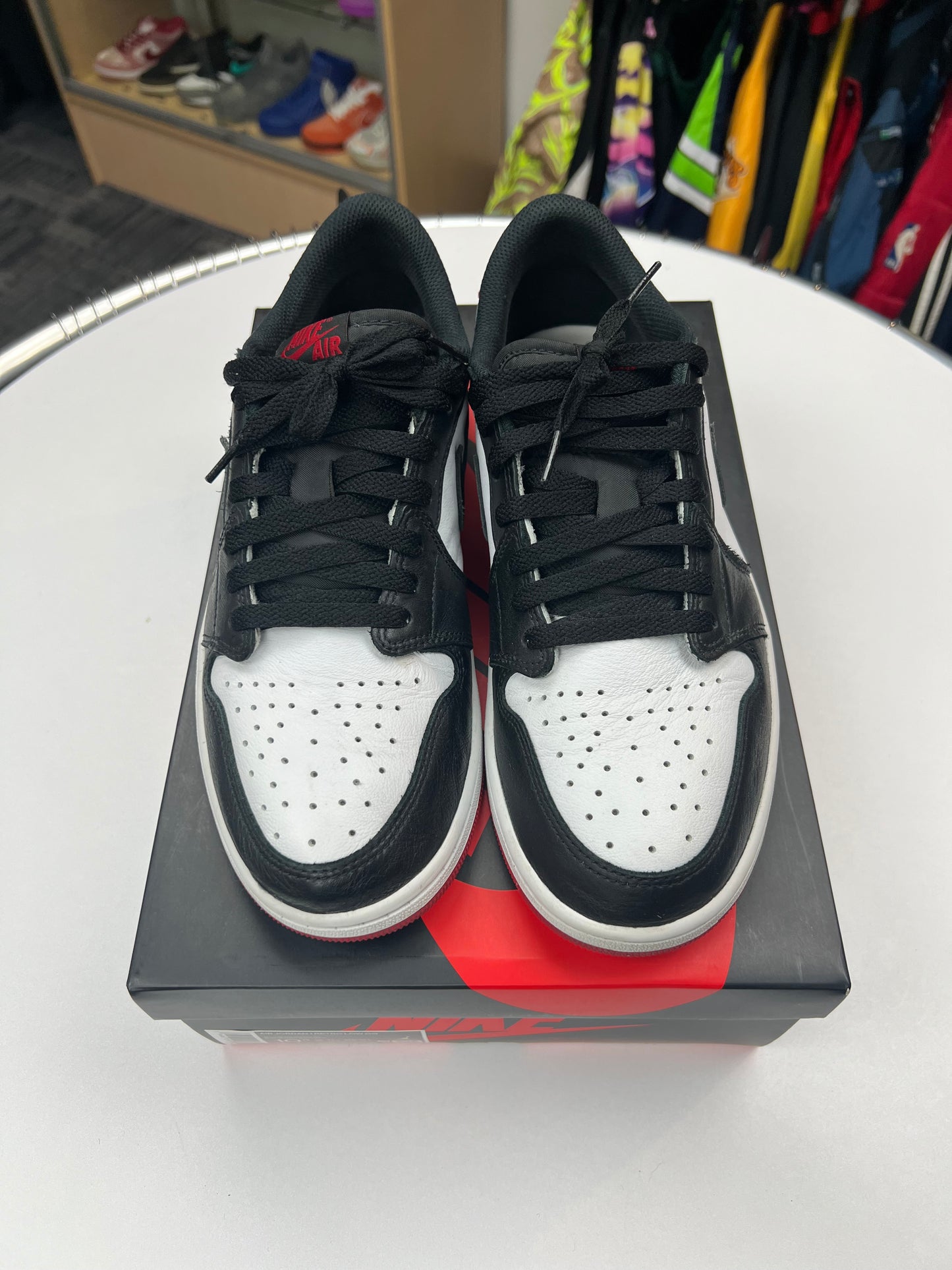 Preowned Black Toe Jordan 1 Low