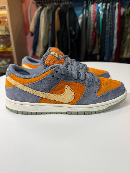 Preowned Nike SB Dunk Low Light Carbon Monarch