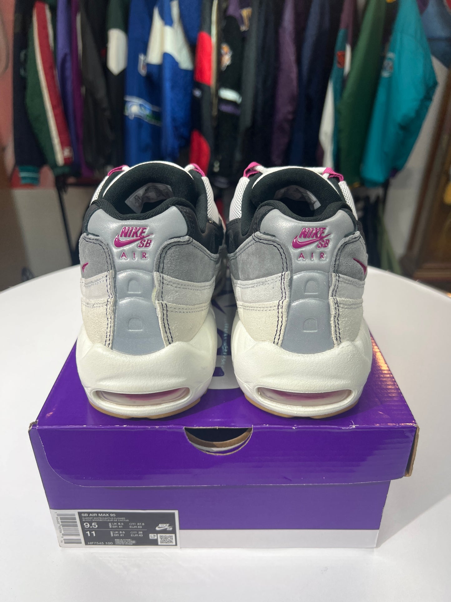 Preowned SB Air Max 95 Summit White/Cactus Flower