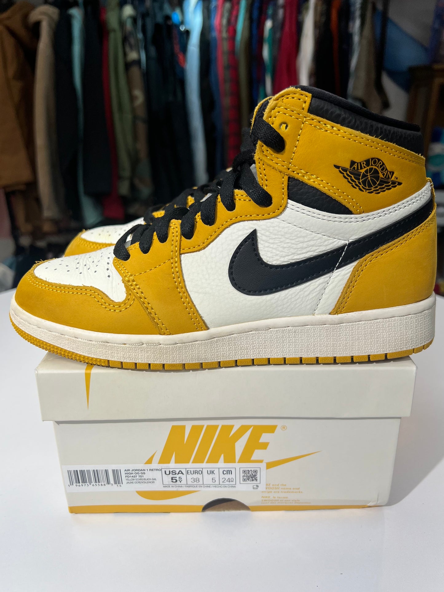 Preowned Jordan 1 Yellow Ochre