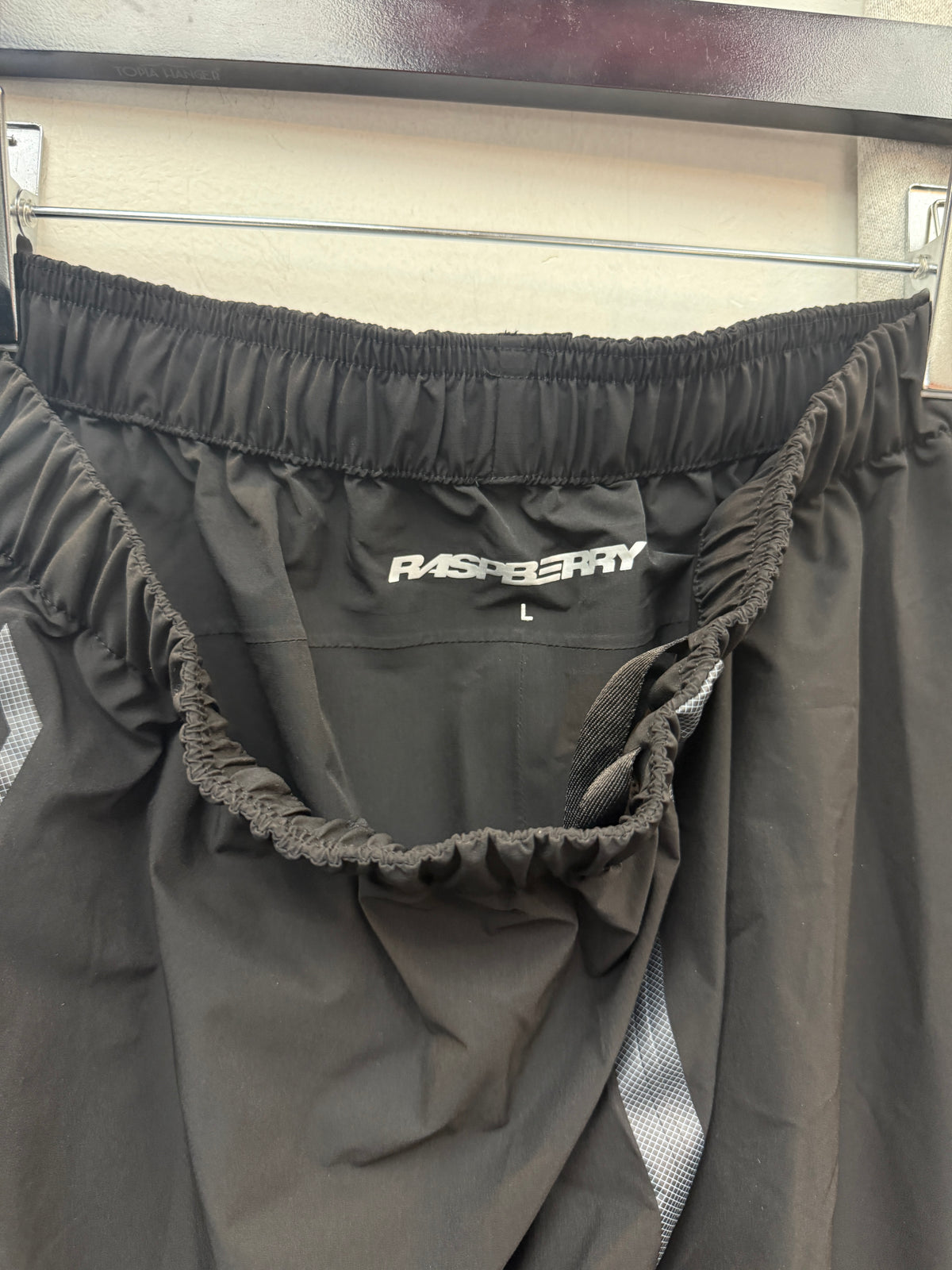 New GV Raspberry Hills Berry Tech Pant