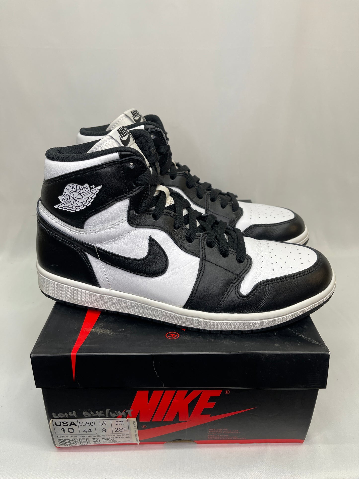 Preowned Jordan 1 Black/White