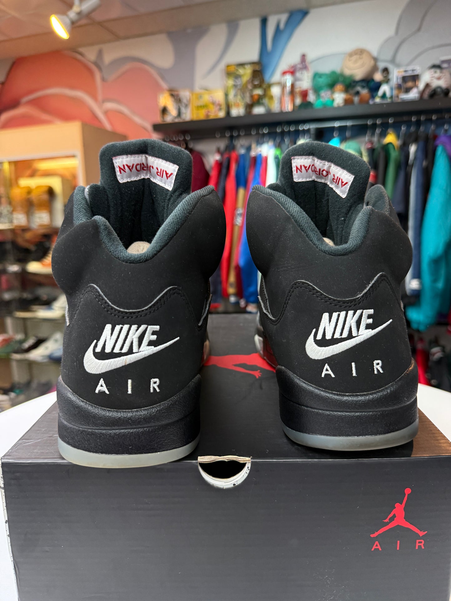 Preowned Black Metallic Jordan 5 (2016)